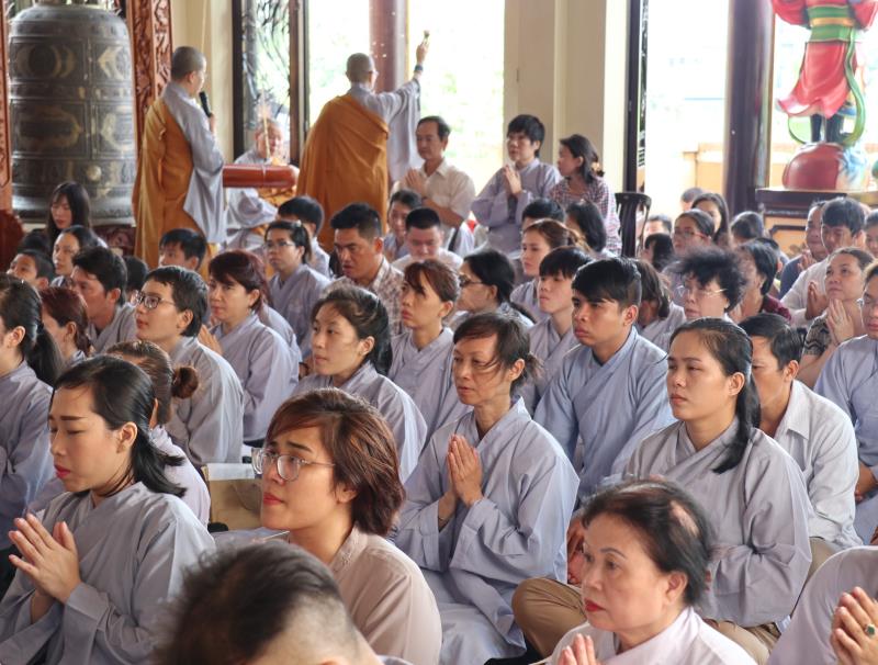 TP.Hồ Chí Minh : Hơn 200 Phật tử Quy y Tam Bảo tại Quan Âm Tu Viện