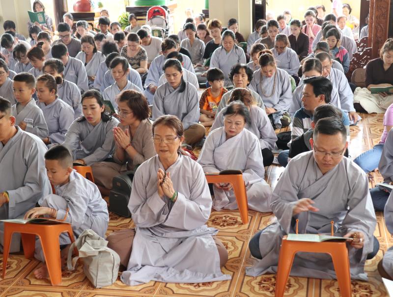 TP.Hồ Chí Minh : Hơn 200 Phật tử Quy y Tam Bảo tại Quan Âm Tu Viện