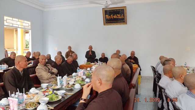 Khánh Hòa: Tăng Ni thị xã Ninh Hòa bố-tát cuối năm Mậu Tuất