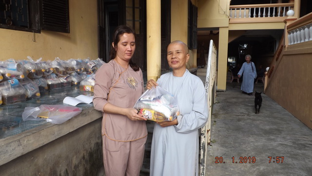 Khánh Hòa: Tăng Ni thị xã Ninh Hòa bố-tát cuối năm Mậu Tuất