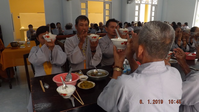 Khánh Hòa: Đạo tràng Bát quan trai chùa Đức Hòa tổng kết cuối năm Mậu Tuất