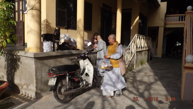 Khánh Hòa: Tăng Ni thị xã Ninh Hòa bố-tát cuối năm Mậu Tuất