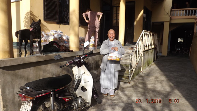 Khánh Hòa: Tăng Ni thị xã Ninh Hòa bố-tát cuối năm Mậu Tuất