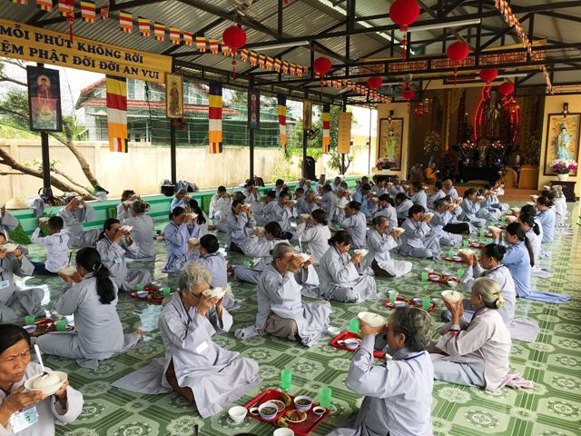 Khánh Hòa: Chùa Sắc tứ Minh Thiện Tổng Kết Khóa  tu Niệm Phật Một Ngày An lạc