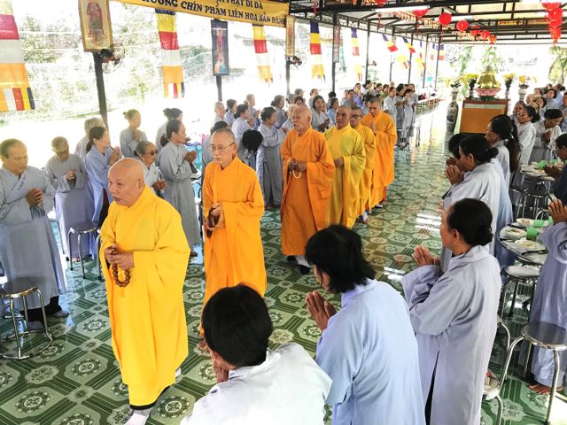 Khánh Hòa: Chùa Sắc tứ Minh Thiện Tổng Kết Khóa  tu Niệm Phật Một Ngày An lạc