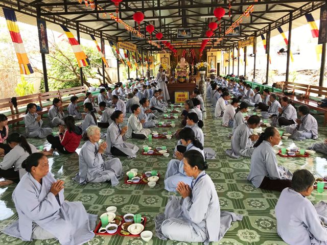 Khánh Hòa: Chùa Sắc tứ Minh Thiện Tổng Kết Khóa  tu Niệm Phật Một Ngày An lạc