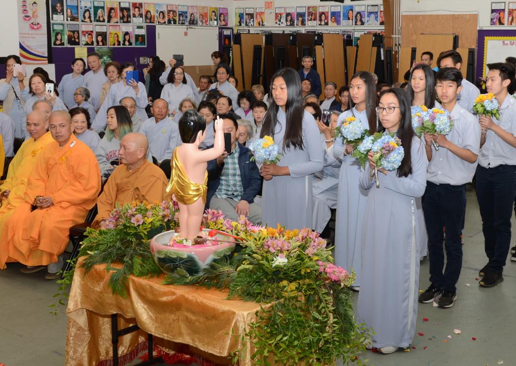 Hoa Kỳ:Chùa Đại Bảo Trang Nghiêm, Hayward Hân Hoan Kính Mừng Ngày Phật Đản Pl. 2563