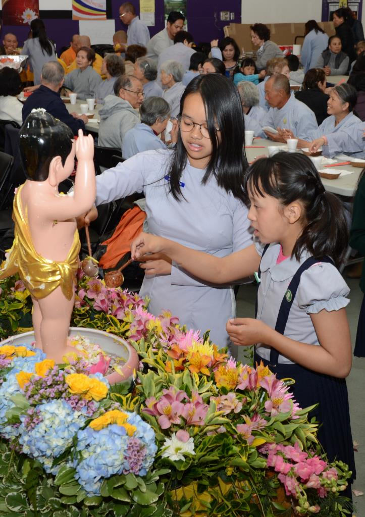 Hoa Kỳ:Chùa Đại Bảo Trang Nghiêm, Hayward Hân Hoan Kính Mừng Ngày Phật Đản Pl. 2563