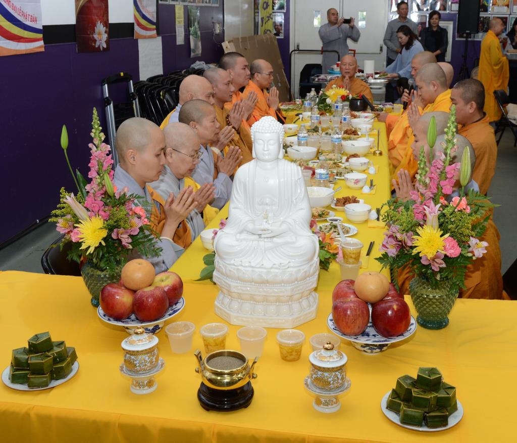 Hoa Kỳ:Chùa Đại Bảo Trang Nghiêm, Hayward Hân Hoan Kính Mừng Ngày Phật Đản Pl. 2563