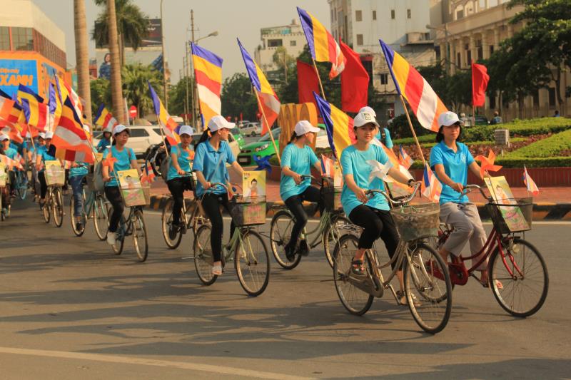 Thái Bình: Diễu hành xe hoa nhân Đại lễ Phật đản