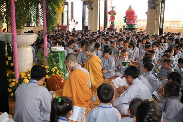 TP.Hồ Chí Minh: Phóng sự: Gieo Hạt Từ Tâm - Kì 75. Chủ đề: Sắc mầu Phật Đản