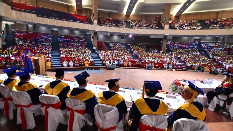 TT. Thích Nhật Từ nhận bằng tiến sĩ danh dự về văn học tại trường Đại học Subharti, Ấn Độ