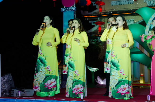 Khánh Hòa : Văn nghệ chào mừng Phật đản PL.2563