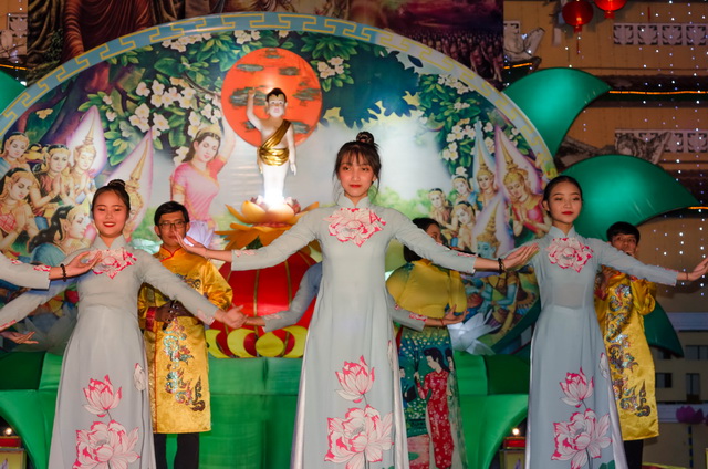 Khánh Hòa : Văn nghệ chào mừng Phật đản PL.2563