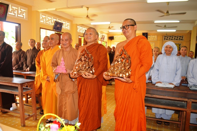 Khánh Hòa:  Viện Nghiên cứu Phật học quốc tế IBSC Thái Lan tổ chức Kỳ thi tuyển sinh và trao học bổng cho Tăng Ni sinh trường Trung Cấp Phật học Khánh Hòa