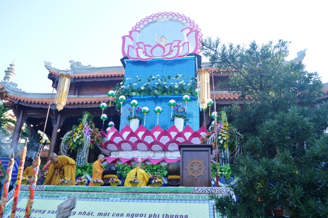 Khánh Hòa: Trang nghiêm Đại lễ Phật đản Liên Hợp quốc Vesak 2019  tại chùa sắc tứ Long Sơn