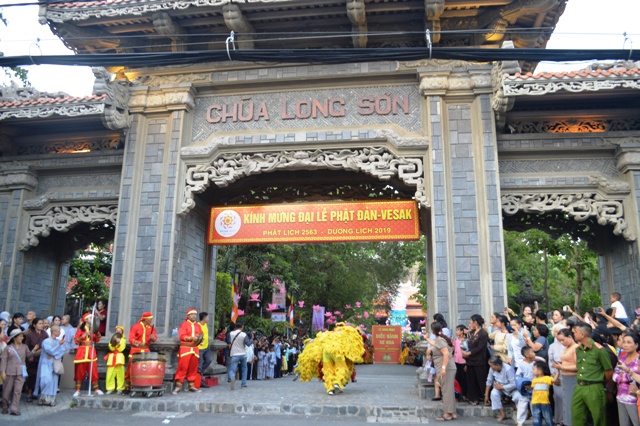 Khánh Hòa:  Diễu hành xe hoa Kính mừng Đại lễ Phật Đản Liên Hợp quốc Vesak 2019