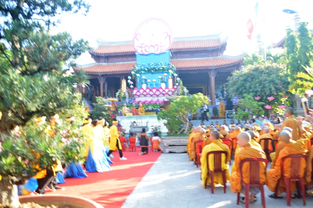Khánh Hòa: Trang nghiêm Đại lễ Phật đản Liên Hợp quốc Vesak 2019  tại chùa sắc tứ Long Sơn