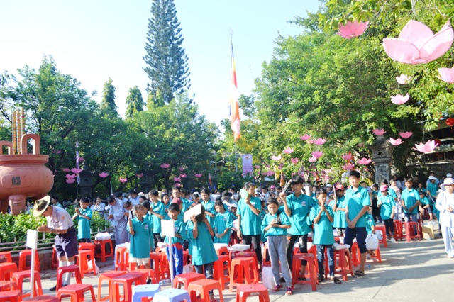 Khánh Hòa: Trang nghiêm Đại lễ Phật đản Liên Hợp quốc Vesak 2019  tại chùa sắc tứ Long Sơn