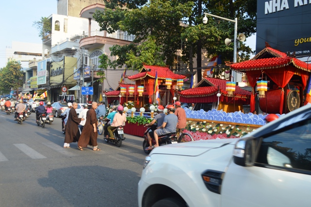 Khánh Hòa:  Diễu hành xe hoa Kính mừng Đại lễ Phật Đản Liên Hợp quốc Vesak 2019