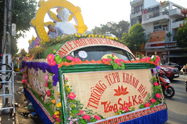 Khánh Hòa:  Diễu hành xe hoa Kính mừng Đại lễ Phật Đản Liên Hợp quốc Vesak 2019