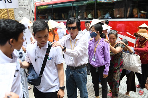 Quỹ Đạo Phật Ngày Nay Trao Tặng Yêu Thương Cho 800 Người Khiếm Thị (C231)