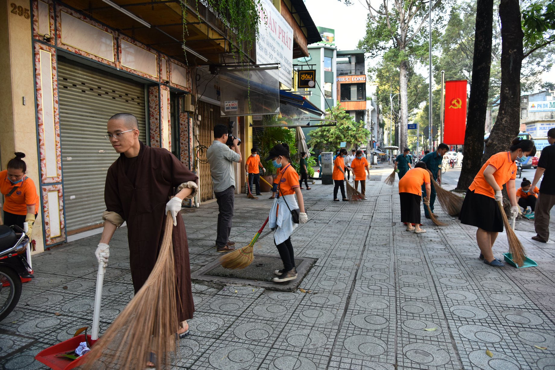Quỹ Đạo Phật Ngày Nay - Chùa Giác Ngộ  Đồng Hành Cùng Địa Phương Bảo Vệ Môi Trường