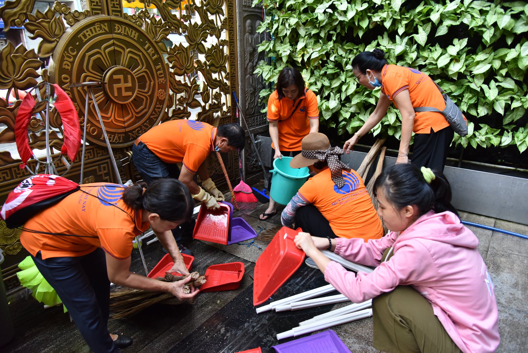 Quỹ Đạo Phật Ngày Nay - Chùa Giác Ngộ  Đồng Hành Cùng Địa Phương Bảo Vệ Môi Trường