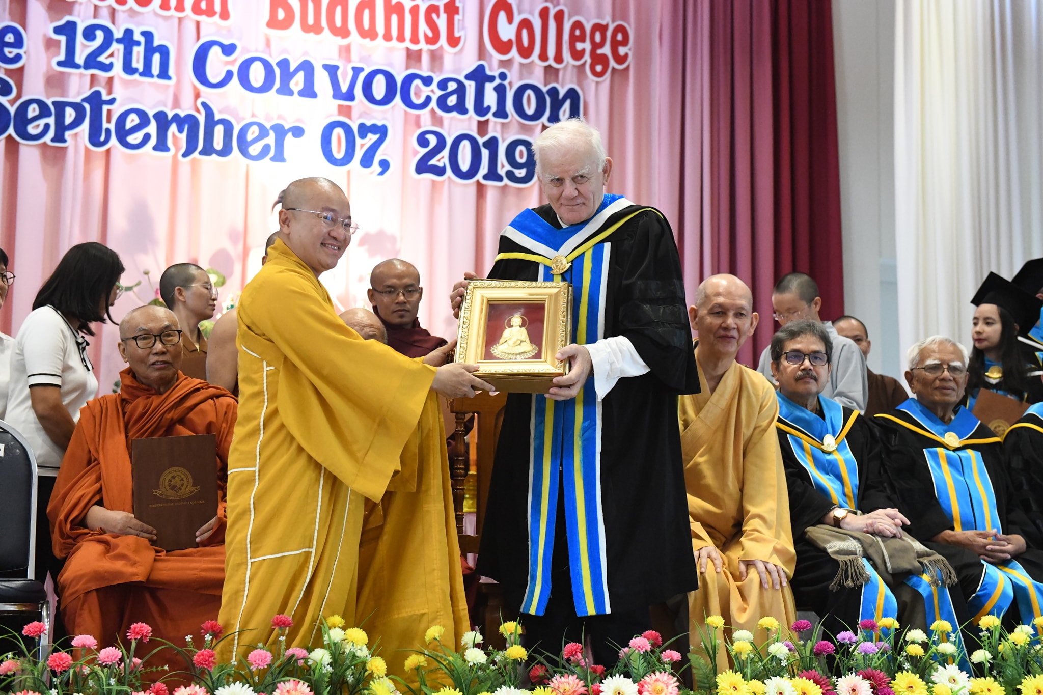 TT. Thích Nhật Từ Nhận “Giải Thưởng Nhà Giáo Dục Xuất Sắc” Từ Trường Đại Học Phật Học Quốc Tế, Thái Lan