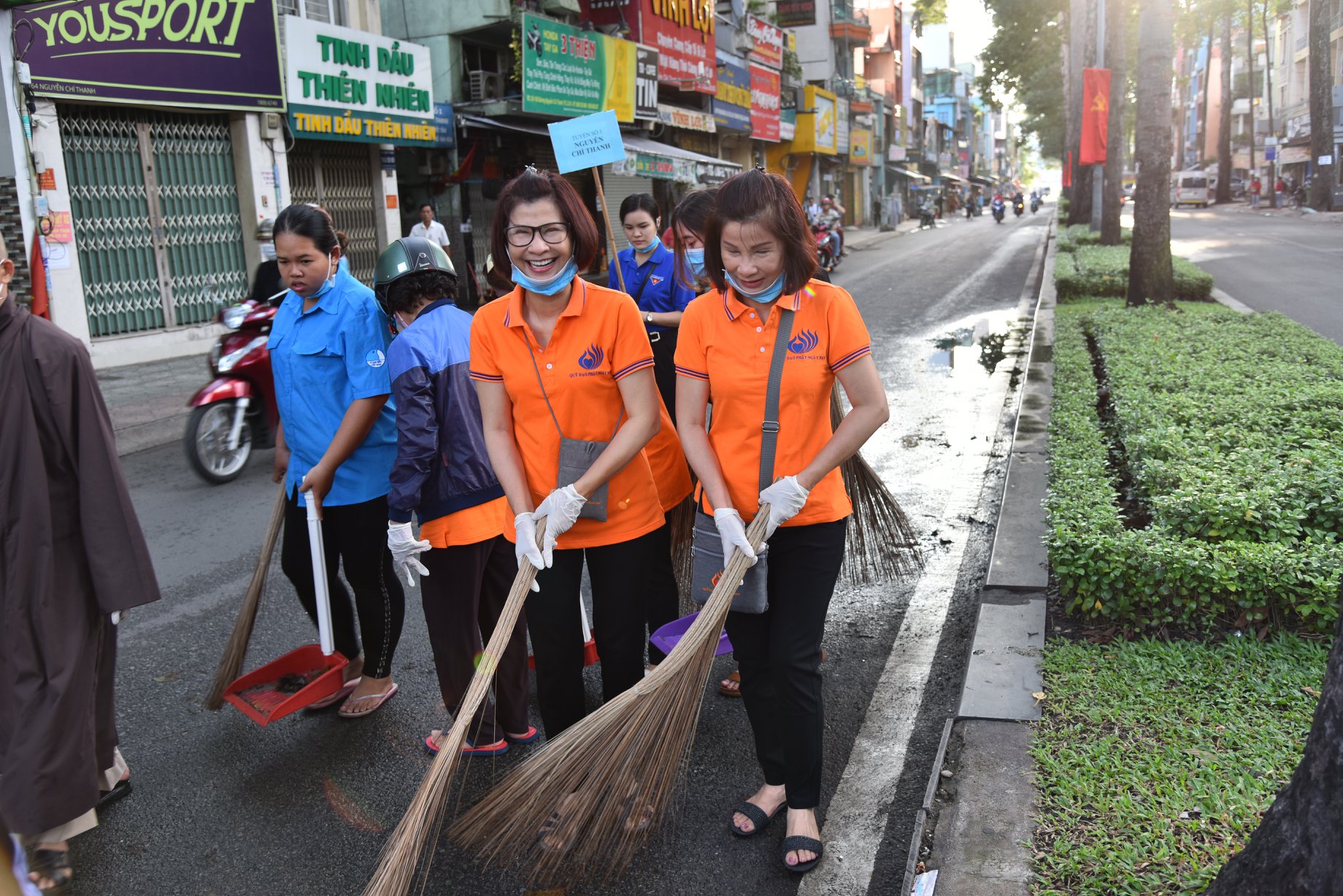Quỹ Đạo Phật Ngày Nay - Chùa Giác Ngộ  Đồng Hành Cùng Địa Phương Bảo Vệ Môi Trường