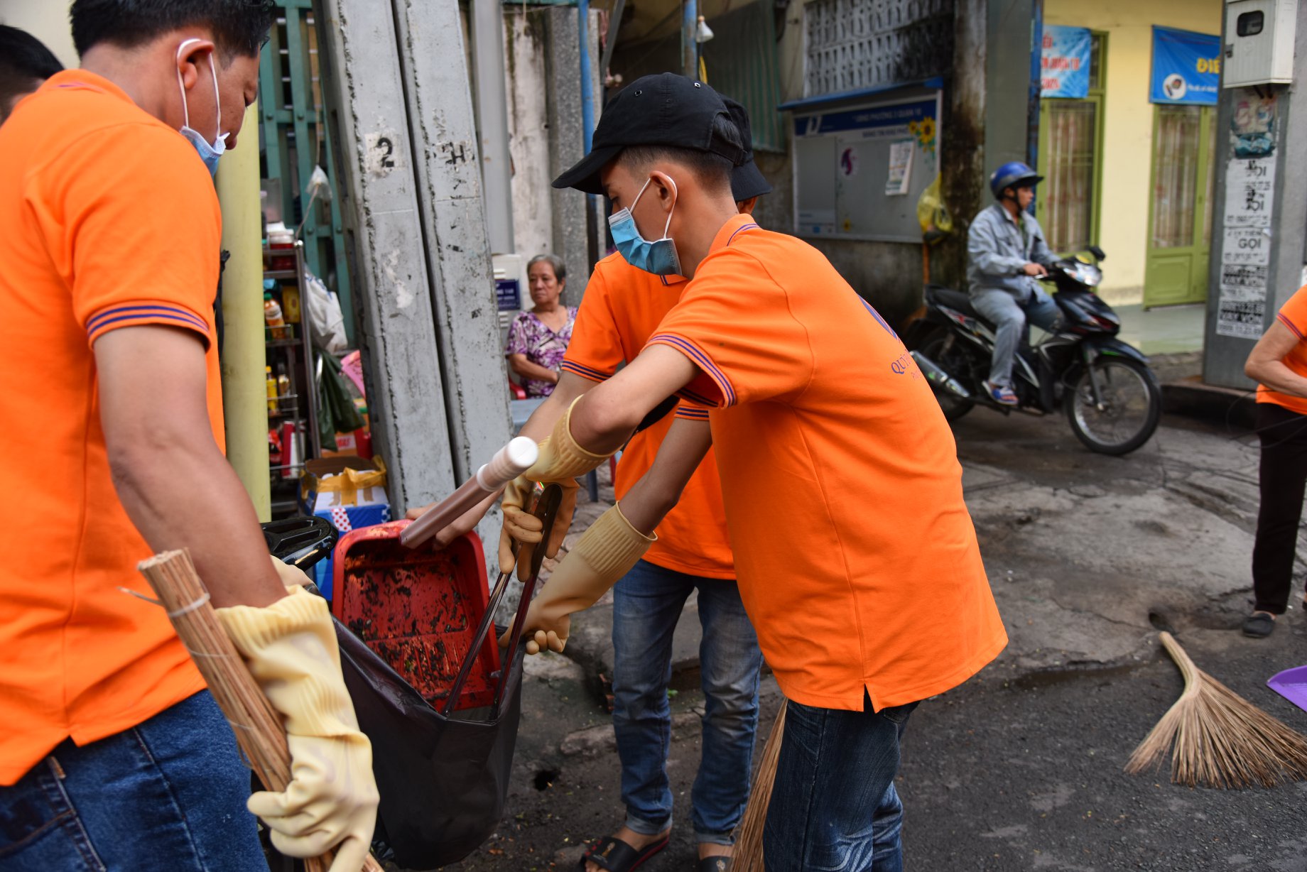 Quỹ Đạo Phật Ngày Nay - Chùa Giác Ngộ  Đồng Hành Cùng Địa Phương Bảo Vệ Môi Trường