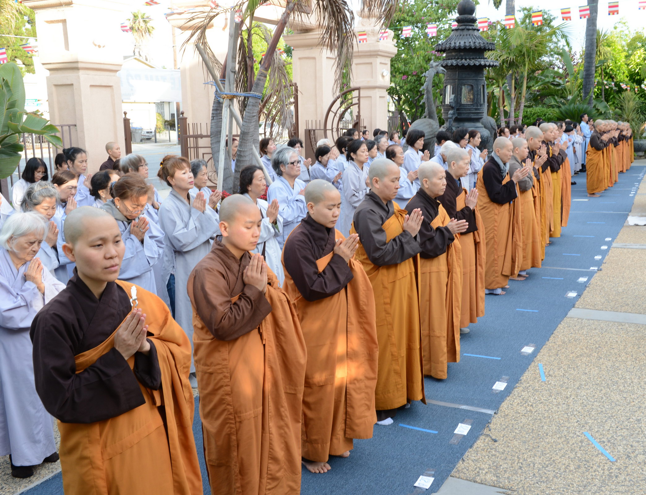 San Jose : Chùa Đức Viên tổ chức Lễ Tam bộ nhất bái