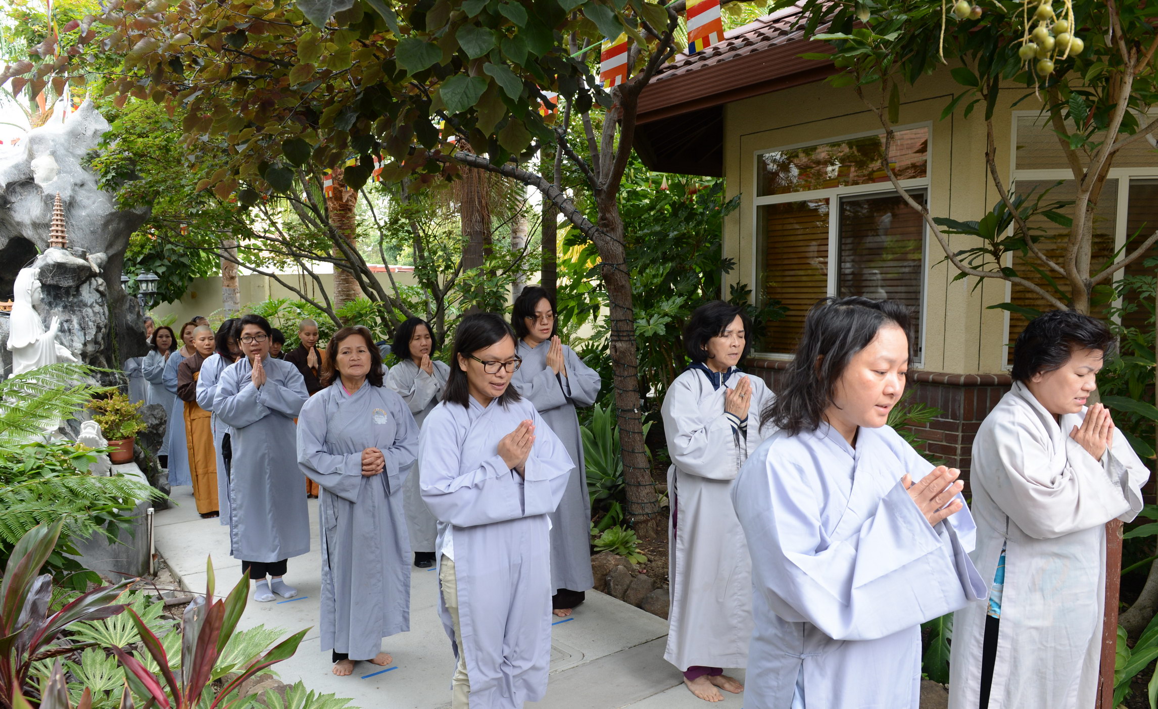 San Jose : Chùa Đức Viên tổ chức Lễ Tam bộ nhất bái