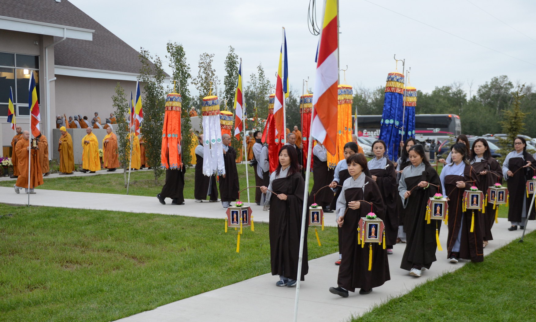 Canada: Tu Viện Tây Thiên, Westlock Đêm Hoa Đăng Thắp Nến Cầu Nguyện