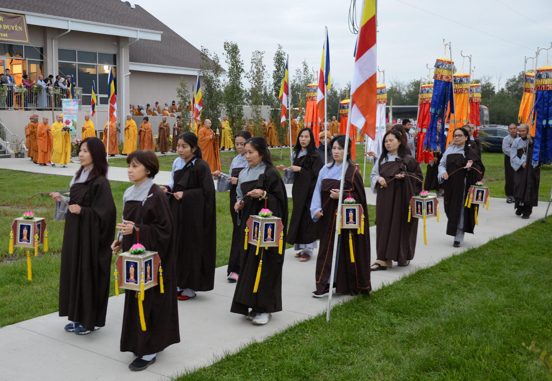 Canada: Tu Viện Tây Thiên, Westlock Đêm Hoa Đăng Thắp Nến Cầu Nguyện