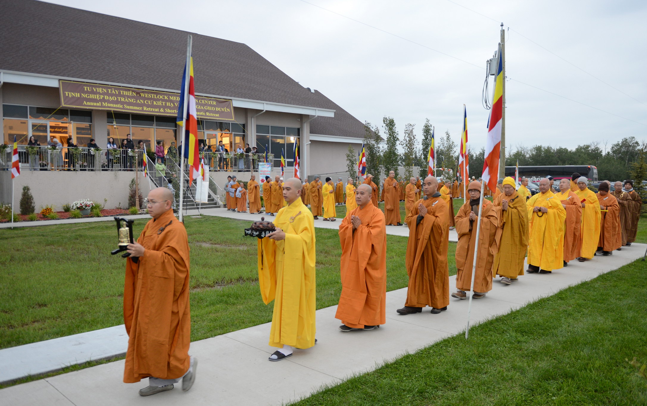Canada: Tu Viện Tây Thiên, Westlock Đêm Hoa Đăng Thắp Nến Cầu Nguyện