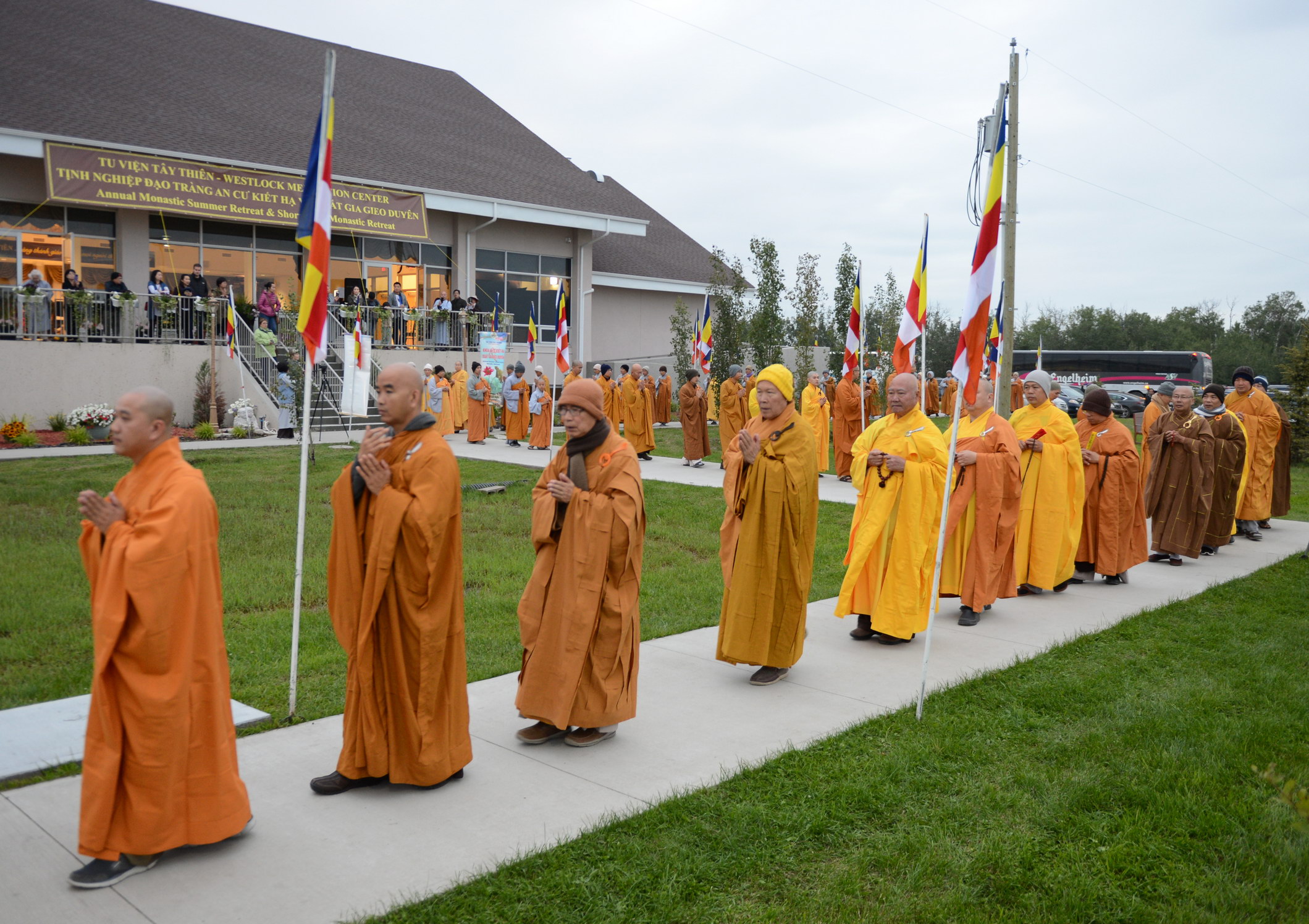 Canada: Tu Viện Tây Thiên, Westlock Đêm Hoa Đăng Thắp Nến Cầu Nguyện