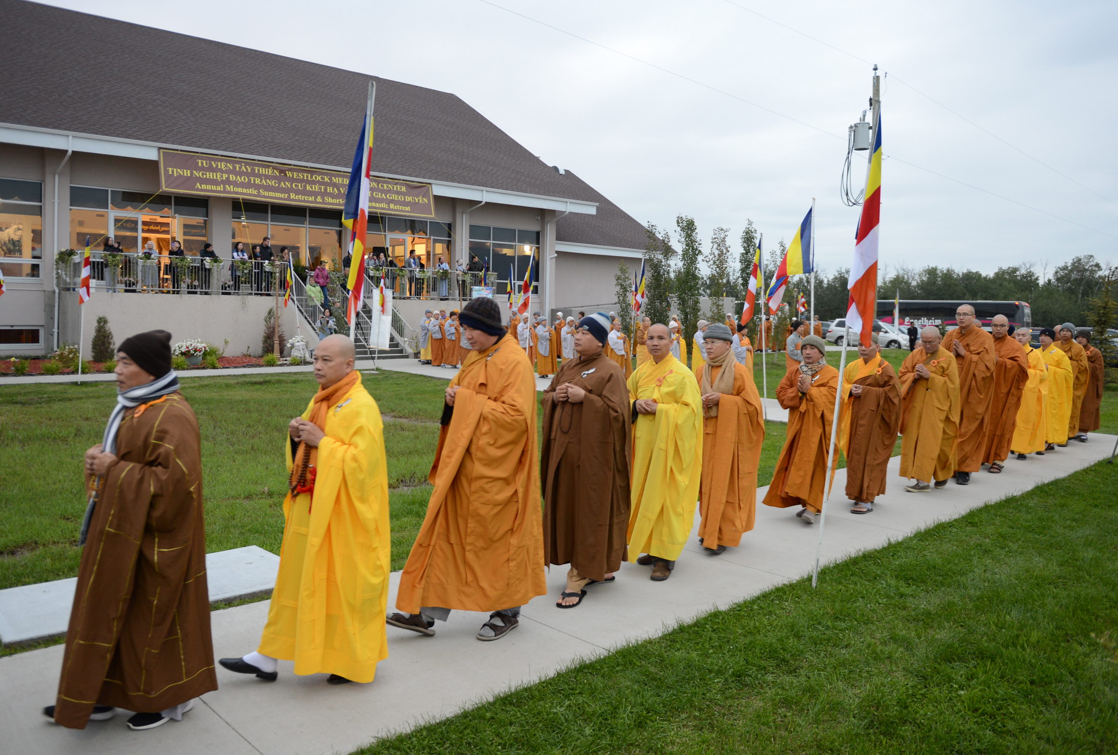 Canada: Tu Viện Tây Thiên, Westlock Đêm Hoa Đăng Thắp Nến Cầu Nguyện