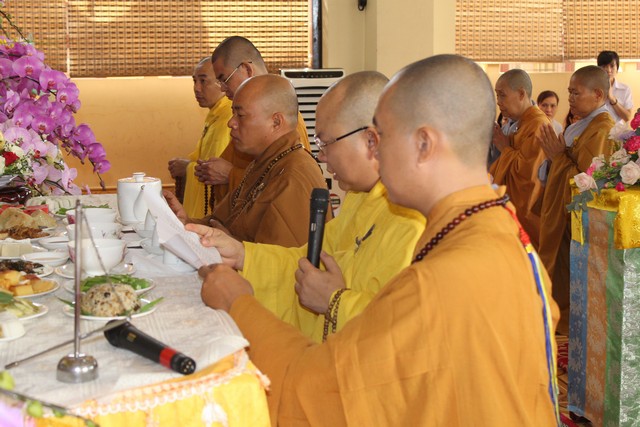 TP Hồ Chí Minh: Lễ dâng Y Vu Lan - PL 2563  Húy kị Hòa thượng Thích Tâm Châu lần thứ II