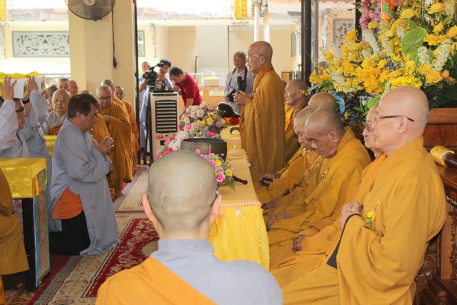 TP Hồ Chí Minh: Lễ dâng Y Vu Lan - PL 2563  Húy kị Hòa thượng Thích Tâm Châu lần thứ II