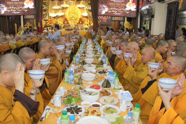 TP Hồ Chí Minh: Lễ dâng Y Vu Lan - PL 2563  Húy kị Hòa thượng Thích Tâm Châu lần thứ II