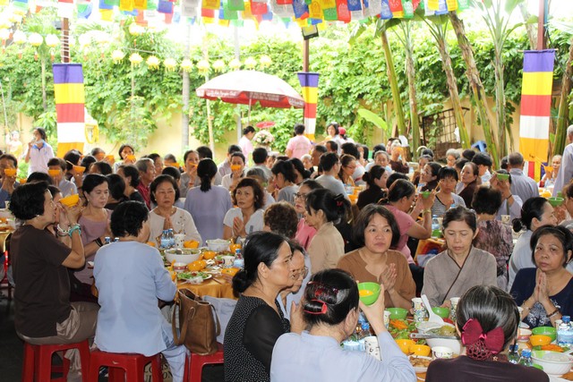 TP Hồ Chí Minh: Lễ dâng Y Vu Lan - PL 2563  Húy kị Hòa thượng Thích Tâm Châu lần thứ II