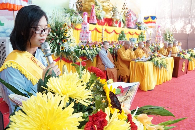 Thái Bình: Lễ hội bông hồng cài áo tại chùa Từ Xuyên