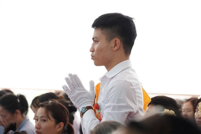Thái Bình: Lễ hội bông hồng cài áo tại chùa Từ Xuyên