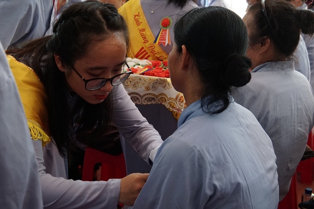 Thái Bình: Lễ hội bông hồng cài áo tại chùa Từ Xuyên