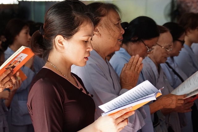Thái Bình: Lễ hội bông hồng cài áo tại chùa Từ Xuyên
