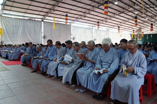 Thái Bình: Lễ hội bông hồng cài áo tại chùa Từ Xuyên
