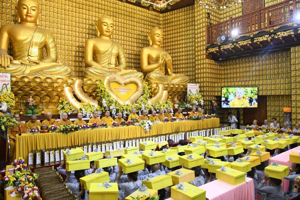 Chùa Giác Ngộ: Trang Nghiêm Đại Lễ Vu-Lan Báo Hiếu – Cúng Dường Pháp Y PL. 2563, DL. 2019