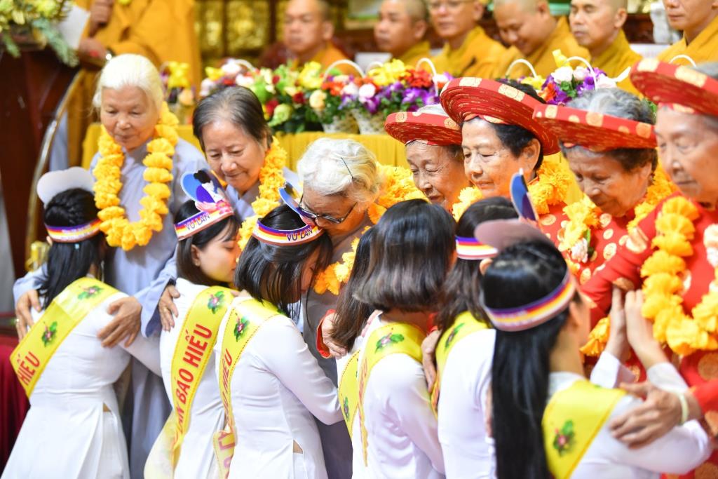 Chùa Giác Ngộ: Trang Nghiêm Đại Lễ Vu-Lan Báo Hiếu – Cúng Dường Pháp Y PL. 2563, DL. 2019