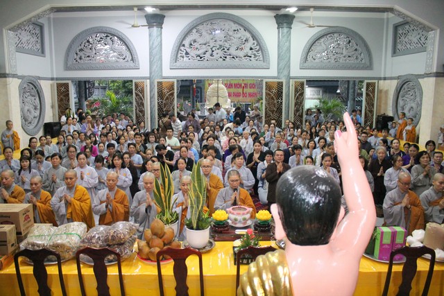 TP Hồ Chí Minh: Quan Âm Tu Viện Cúng Dường 11 Trường Hạ